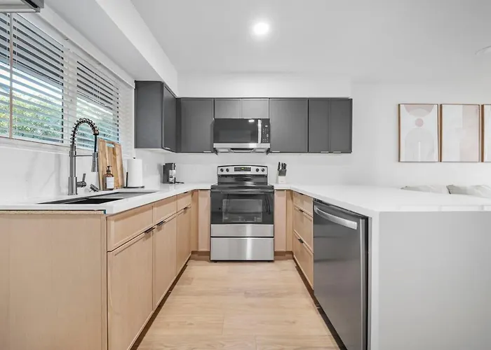 Arcadia Lite Unit 4 Remote Work Ready Apartment *