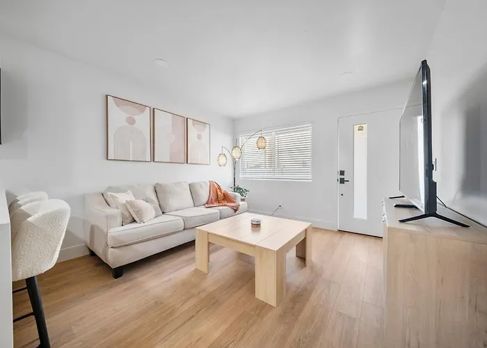 Arcadia Lite Unit 4 Remote Work Ready Apartment Phoenix